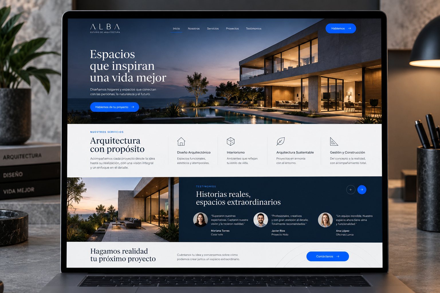 Referencia del paquete Landing sencilla: sitio de un estudio de arquitectura en un portátil, con portada, servicios y testimonios.